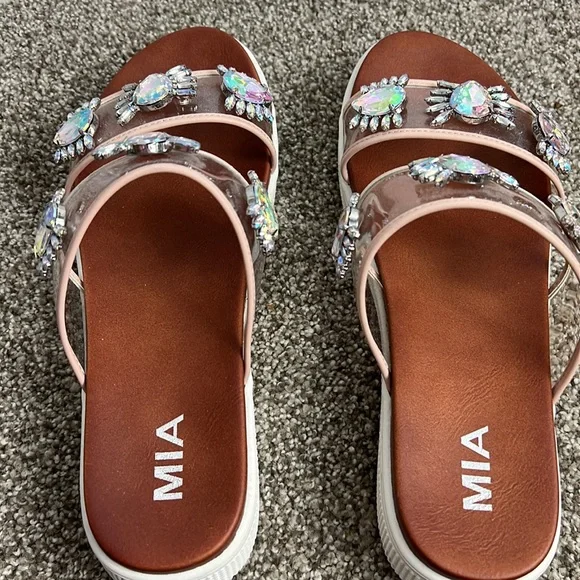 Saige MIA Sneaker Sandals - Picture 2 of 4